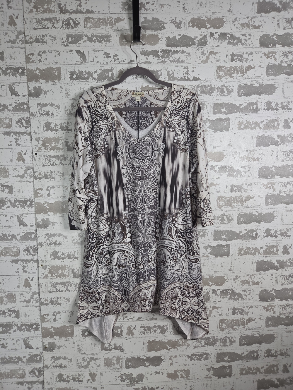 One World  Paisley Y2K Tunic Top 1XL  V-Neck Boho Sharkbite Blouse